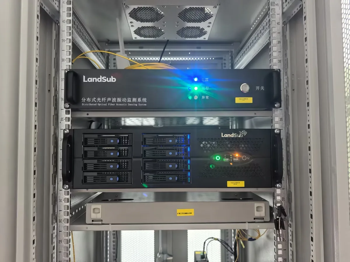 DAS system rack installation